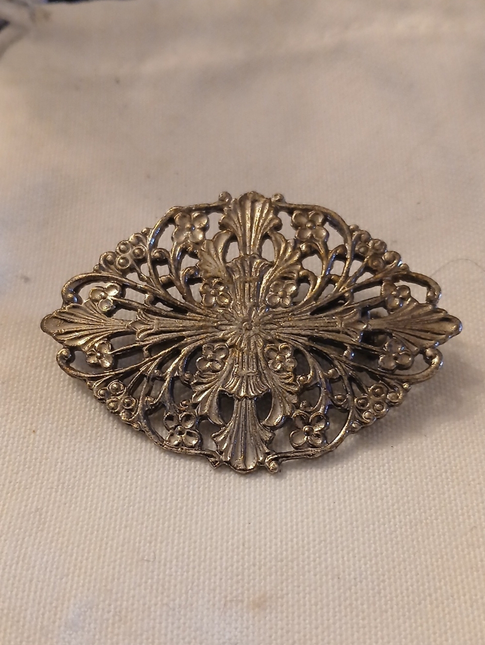 Filigree Floral Metal Brooch - Silver-Tone